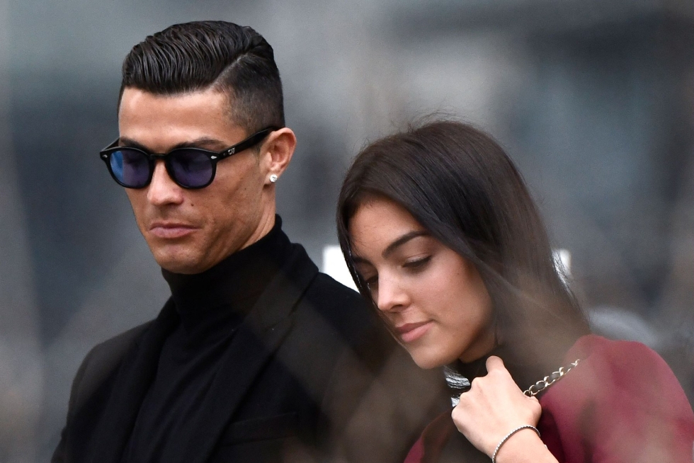 Cristiano Ronaldo ja hänen kumppaninsa Georgina Rodriguez kertoivat maanantai-iltana suru-uutisen poikavauvansa kuolemasta. Arkistokuva. LEHTIKUVA/AFP