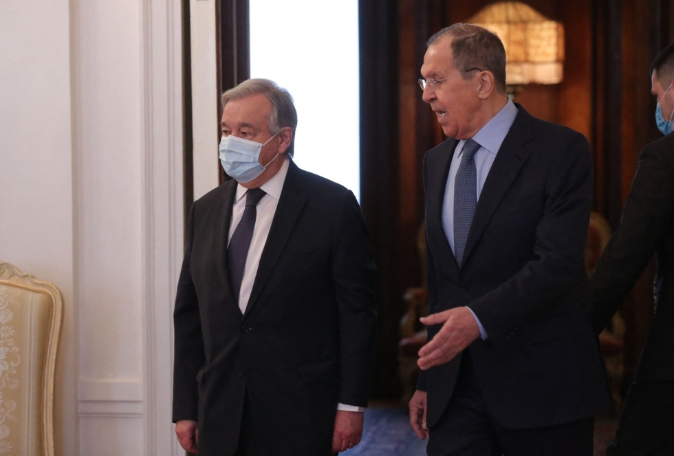 YK:n pääsihteeri Antonio Guterres (vas.) ja venäjnä ulkoministeri Sergei Lavrov (oik.) tapasivat tiistaina Moskovassa. LEHTIKUVA/AFP