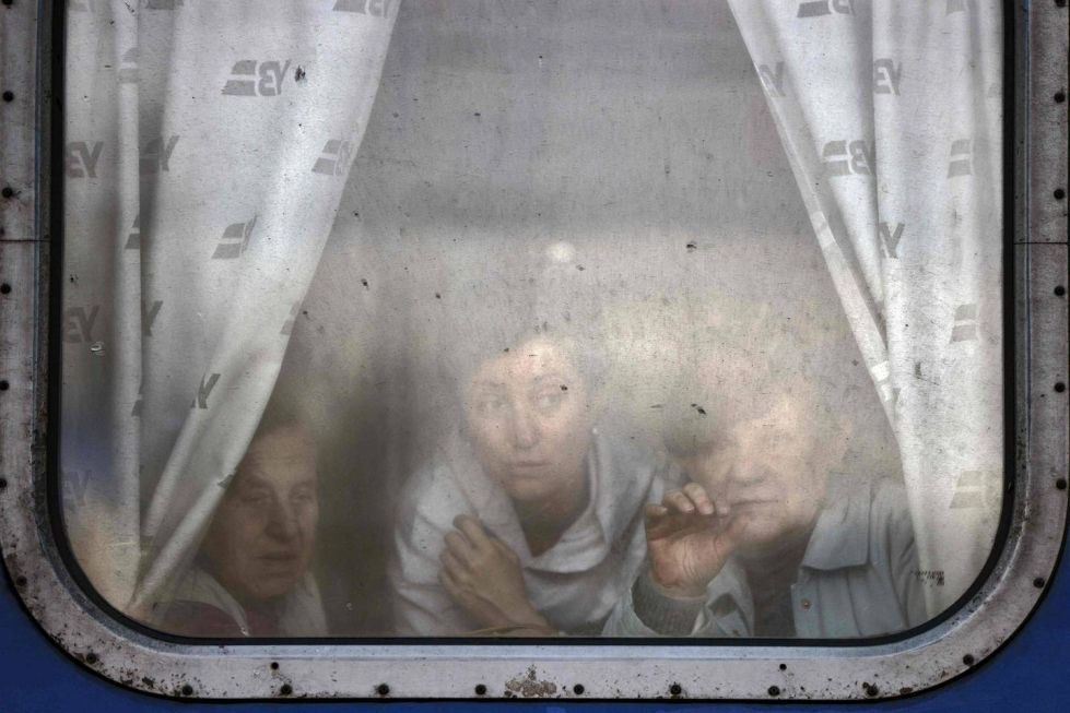 Jäähyväiset Slovyanskin asemalla Donbasin alueella huhtikuun 12. päivänä, jolloin Ukrainan viranomaiset kehottivat alueen asukkaita lähtemään evakkoon.