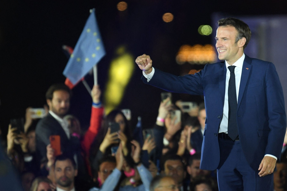 Presidentti Emmanuel Macron iloitsi vaalivoitostaan sunnuntai-iltana Pariisissa. LEHTIKUVA / AFP