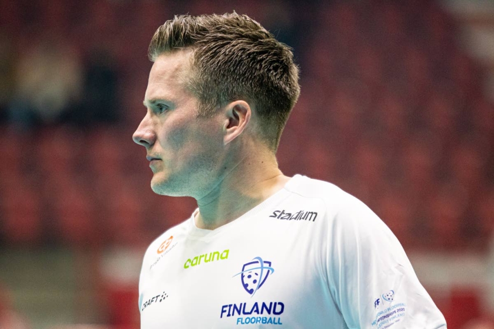 Tatu Väänänen pelasi viimeiset maajoukkuepelinsä joulukuussa Helsingin MM-kisoissa. Väänäsen Wiler-Ersigen päätyi hopealle myös tänä keväänä Sveitsin liigassa.