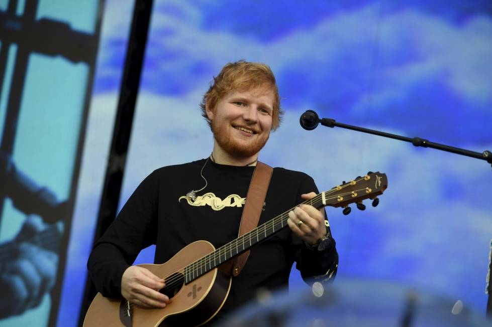 Brittilaulaja ja lauluntekijä Ed Sheeran (kuvassa) julkaisee kappaleen yhdessä suomalaisartisti Ellinooran kanssa. LEHTIKUVA / Emmi Korhonen