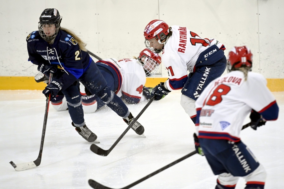 Sunnuntaina Kiekko-Espoo voitti kotonaan ensimmäisen loppuottelun 5–0 ja jatkoi vakuuttavasti maanantaina Helsingissä. LEHTIKUVA / EMMI KORHONEN