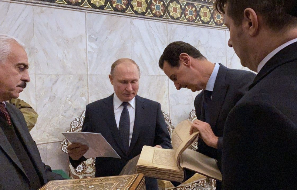 Syyrian presidentti Bashar al-Assad (toinen oik.) on tukenut Venäjän hyökkäystä Ukrainaan. Al-Assad tapasi Vladimir Putinin Damaskoksessa tammikuussa 2020. Lehtikuva/AFP/Handout/Syyrian presidentin Telegram