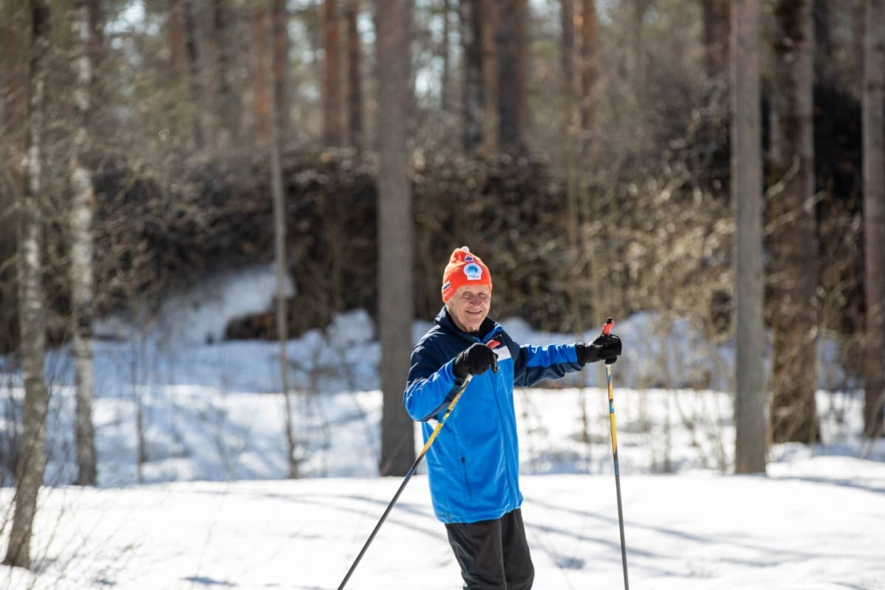 Pertti Jalkanen on ollut tänä talvena tuttu näky Joensuun seudun hiihtoladuilla.
