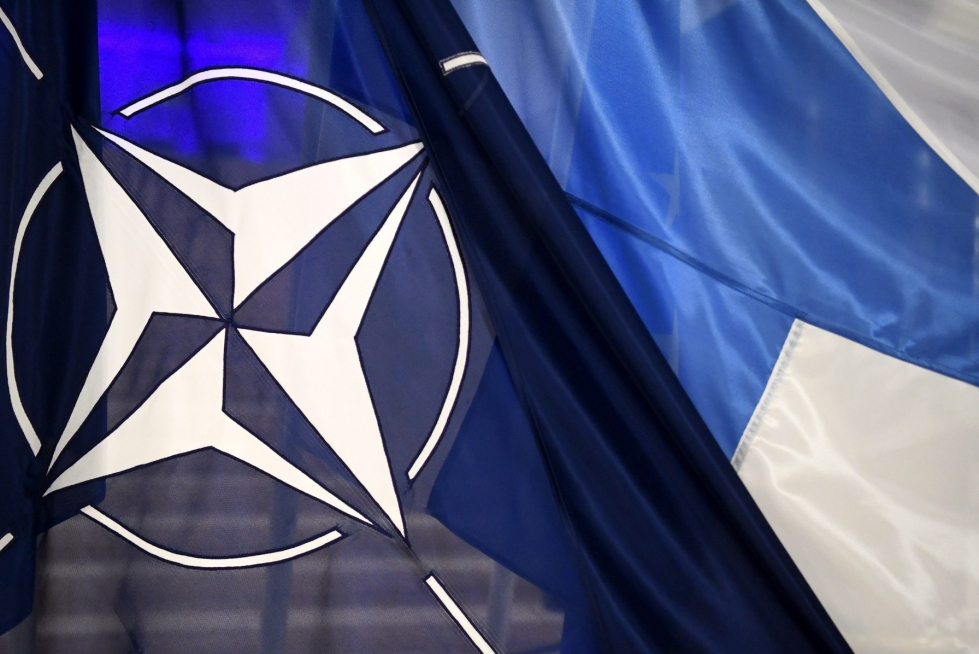 Vastaanotettuaan kirjeet Nato käsittelee asiaa ja päättää maiden kutsumisesta liittymiskeskusteluihin. LEHTIKUVA / JUSSI NUKARI