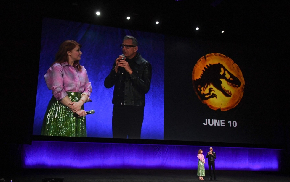 Jurassic World Dominion on yksi kesän uusista elokuvista. Rooleissa mm. Bryce Dallas Howard ja Jeff Goldblum. LEHTIKUVA / AFP