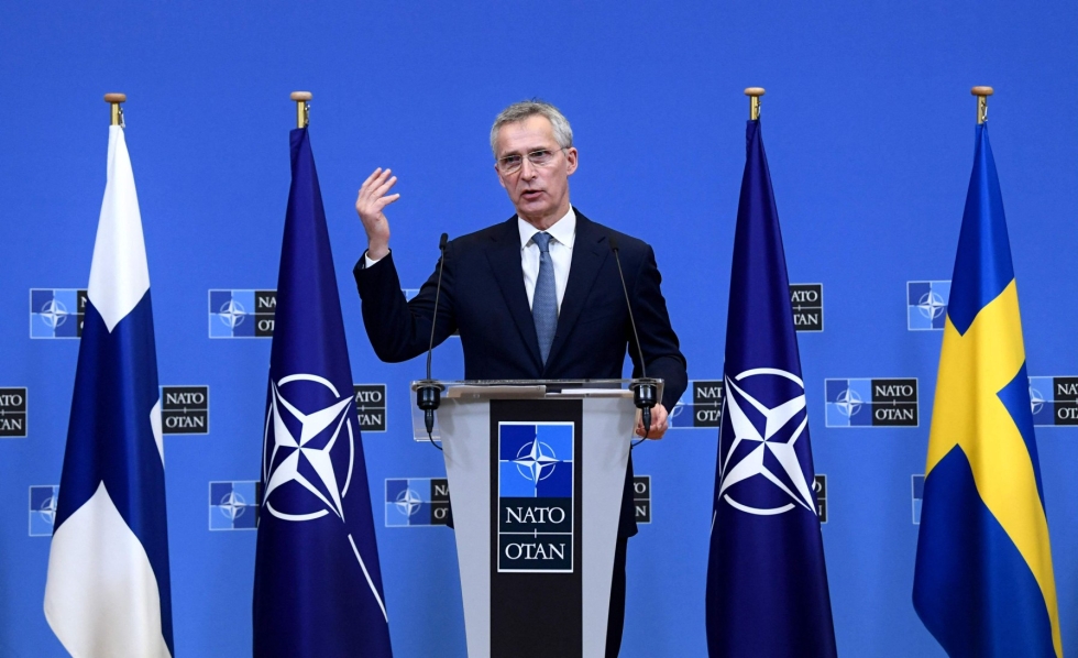 Naton pääsihteerin Jens Stoltenbergin mukaan Suomen Nato-jäsenyys vahvistaisi paitsi Suomen turvallisuutta, myös Natoa itseään. LEHTIKUVA/AFP