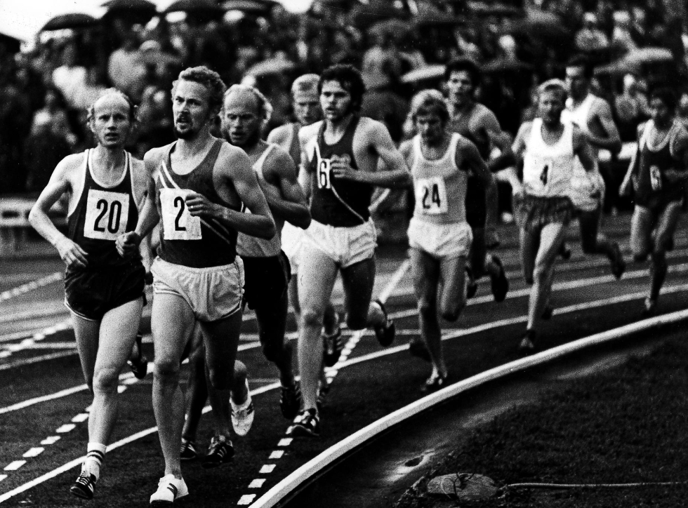 Kärjen takana juossut Juha Väätäinen kiristi lopussa voittoon Joensuun Kalevan kisojen 5 000 metrillä.