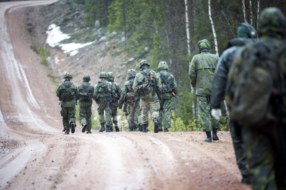 Suomen puolustusratkaisuun asevelvollisuudella tai varusmieskoulutukseen ei asiantuntijoiden mukaan ole tulossa muutoksia mahdollisen Nato-jäsenyyden myötä. LEHTIKUVA / Jouni Porsanger