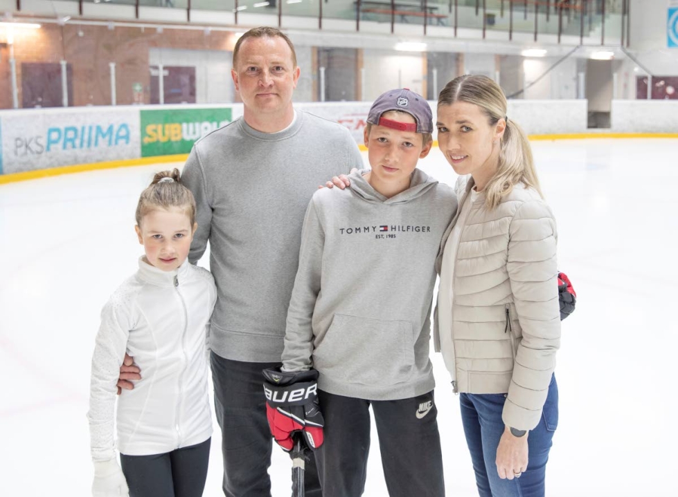 Katajan päävalmentajalle Petri Virtaselle perhe on kaikki kaikessa. Linnea harrastaa taitoluistelua ja Luukas jääkiekkoa. Vaimo, Tiia on entinen muodostelmaluistelija.