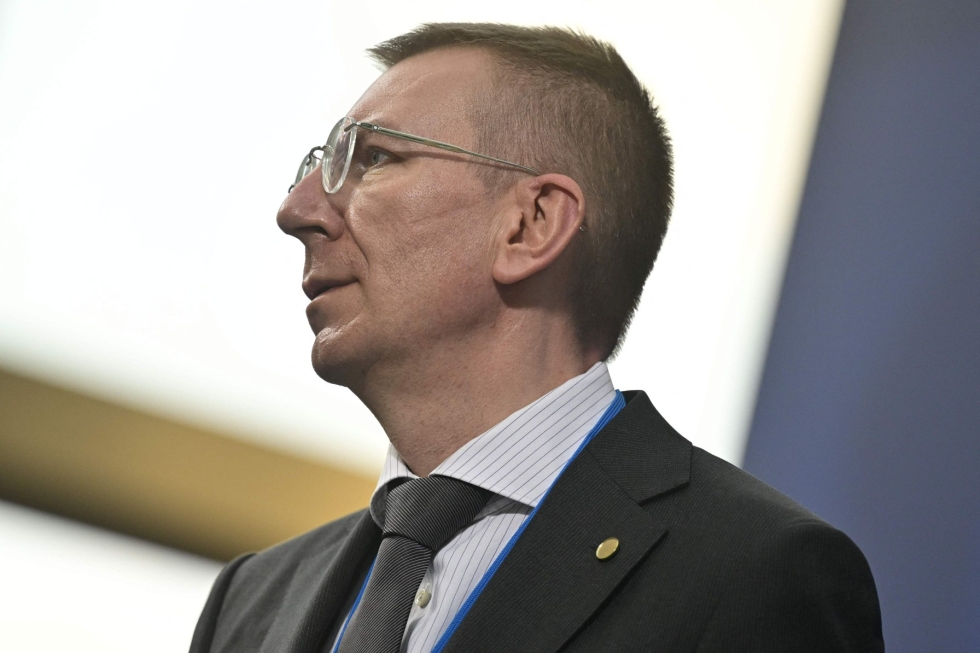 Latvian ulkoministeri Edgars Rinkevics kertoi maan hallituksen tukevan Suomen ja Ruotsin liittymistä sotilasliitto Natoon. LEHTIKUVA/AFP