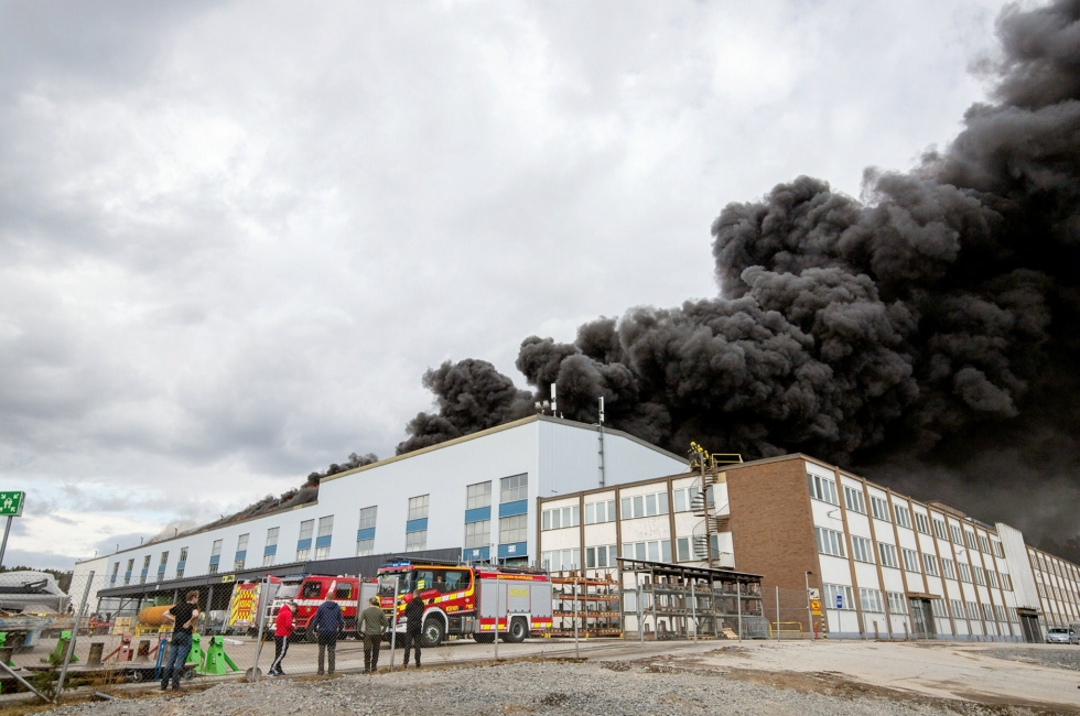 Tulipalo syttyi Valmetin Rautpohjan tehtaalla Jyväskylässä 7. toukokuuta. LEHTIKUVA / VALTTERI VAINIO