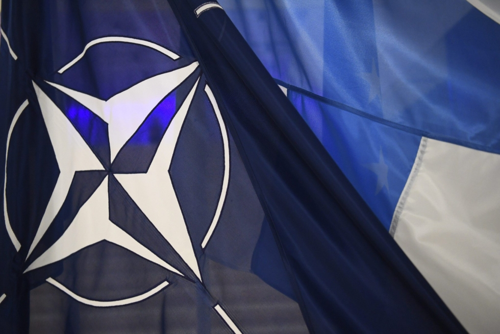 Ylen kyselyssä vain 12 prosenttia vastustaa enää Nato-jäsenyyttä. Maaliskuussa lukema oli 16 prosenttia. Kannastaan epävarmojen osuus on supistunut 11 prosenttiin 21 prosentista. Lehtikuva / Jussi Nukari