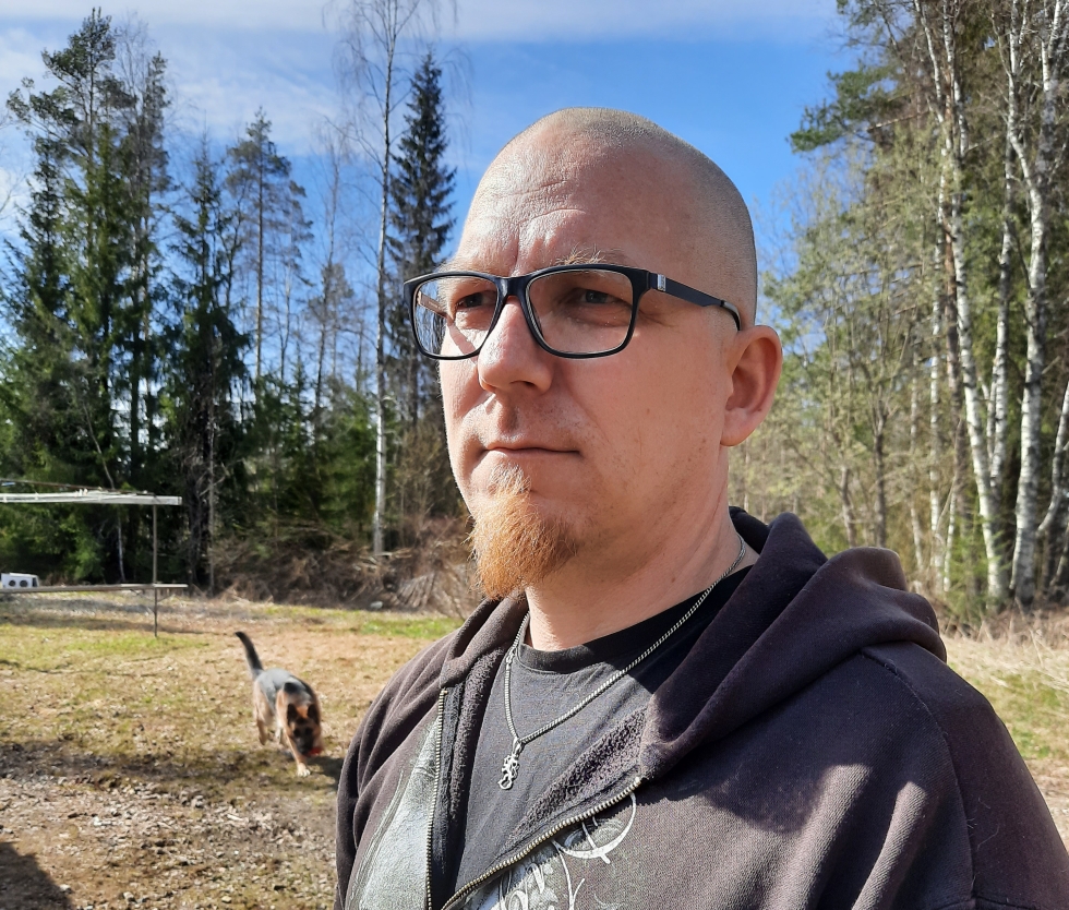 Jukka Päivinen sairastui koronaan puolitoista vuotta sitten. Edelleen hänellä on tautiin liittyviä oireita, ja hänellä onkin diagnosoitu pitkittynyt korona.