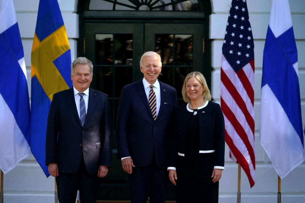 Yhdysvaltain presidentti Joe Biden otti presidentti Sauli Niinistö ja Ruotsin pääministerin Magdalena Anderssonin vastaan Valkoisessa talossa. LEHTIKUVA/AFP