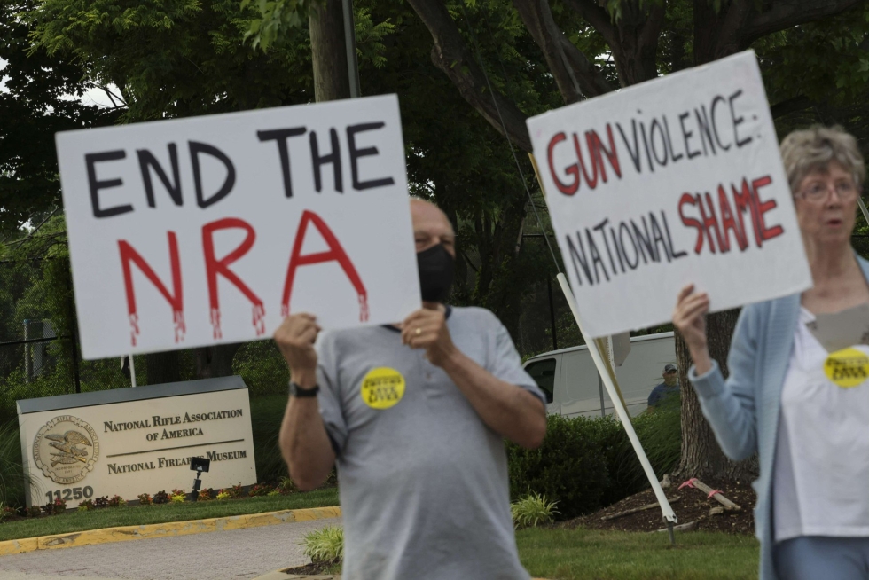 Yhdysvalloissa alkaa tänään vaikutusvaltaisen aseenkanto-oikeutta ajavan lobbarijärjestön NRA:n konferenssi vain muutama päivä Texasissa tehdyn tuhoisan kouluampumisen jälkimainingeissa. LEHTIKUVA/AFP