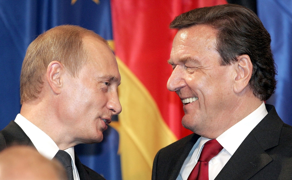 Gerhard Schröder on ollut hyvää pataa Venäjän presidentin Vladimir Putinin kanssa. Hän oli Saksan liittokansleri vuosina 1998–2005. LEHTIKUVA/AFP