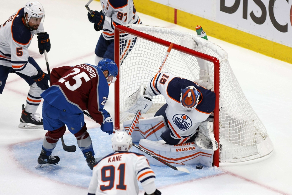 Toisessa erässä Edmontonin maalille vaihdettu Mikko Koskinen torjui yhteensä 20 kertaa. Kanadalaisseura kohtasi Coloradon kotikaukalossa tappion. LEHTIKUVA/AFP