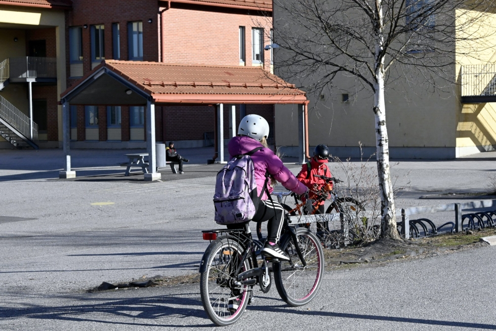 Tuhannet ukrainalaiset lapset ja nuoret ovat saaneet paikan suomalaisiin kouluihin. Lehtikuva / Markku Ulander