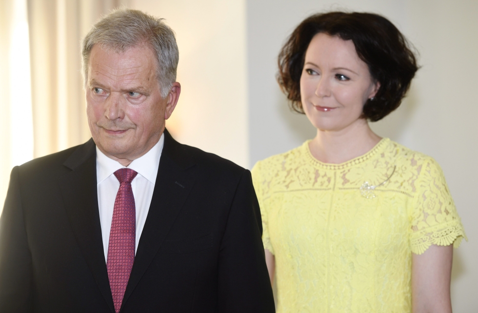 Presidentti Sauli Niinistö ja puoliso Jenni Haukio Kultarannassa heinäkuussa 2019. LEHTIKUVA / HEIKKI SAUKKOMAA
