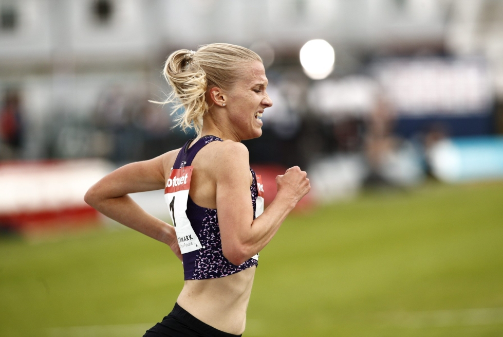 Camilla Richardsson kohensi 3 000 metrin juoksussa ennätystään Kuortaneen gp-kisoissa. LEHTIKUVA / Roni Rekomaa