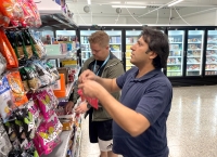 Ruokalähettifirma Wolt avasi Joensuuhun myymälän - Wolt-market Niinivaaralla näyttää normaalilta ruokakaupalta, mutta asiakkaat eivät pääse sinne sisään