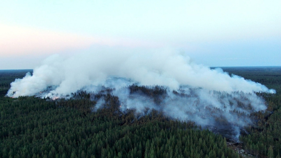 Metsäpalo alkoi Kalajoen Rautiossa sijaitsevalta Mutkalammin tuulipuiston työmaalta 26. heinäkuuta 2021. Pelastuslaitos sammutti paloa kahden viikon ajan. LEHTIKUVA / Glenn Hägg