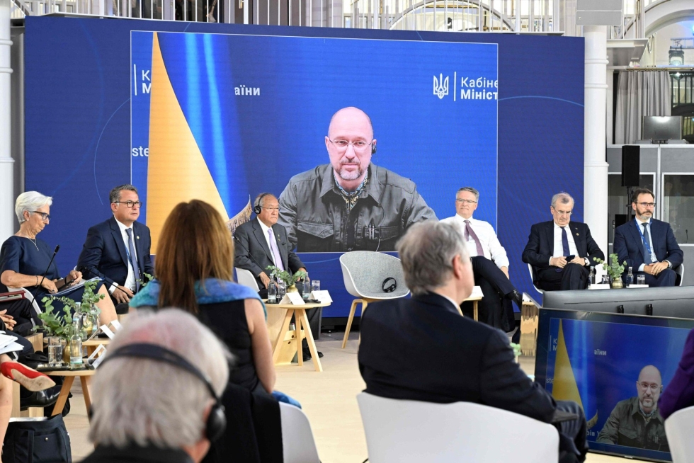 Tviitissään Ukrainan pääministeri Denys Shmyhal kiitti EU-parlamenttia solidaarisuudesta ukrainalaisia kohtaan. LEHTIKUVA / AFP