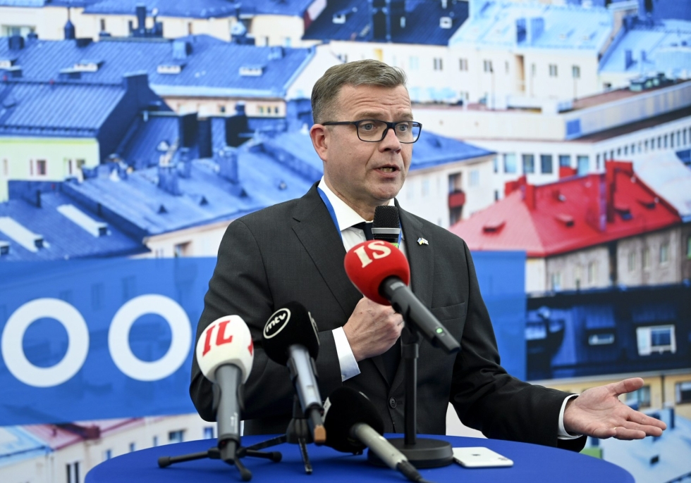 Petteri Orpo sanoi puoluekokouksessa pitämässään linjapuheessa, että holtiton velkaantuminen on uhka kasvulle, sillä se luo epäluottamusta Suomen talouden tulevaisuuteen. LEHTIKUVA / Emmi Korhonen