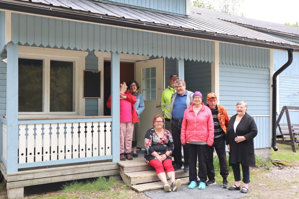 Kivilahden kylässä Ilomantsissa asuu vain noin 70 ihmistä, mutta pienestä koostaan huolimatta yhteisö on aktiivinen. Nuorisoseurantalolla on jos jonkinlaista toimintaa.