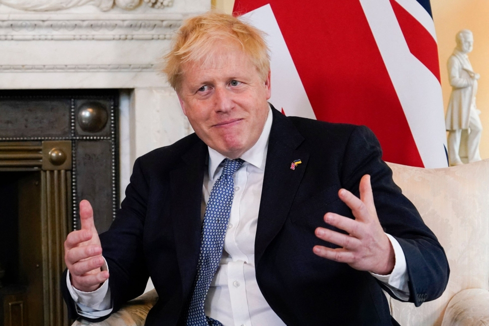 Boris Johnson saa pitää paikkansa puolueensa puheenjohtajana sekä pääministerinä. LEHTIKUVA / AFP
