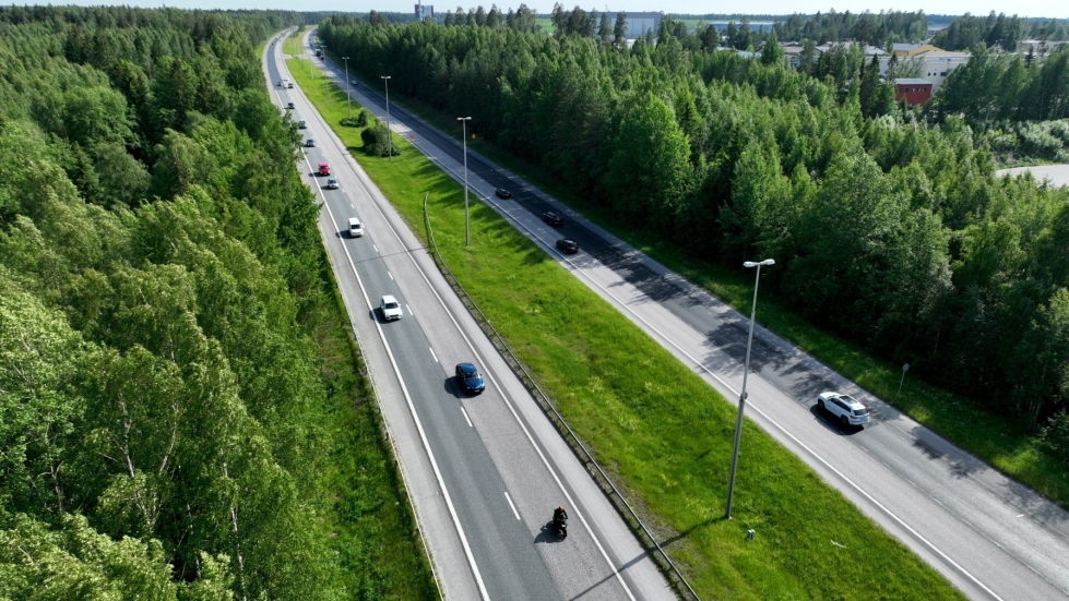 Perjantaina liikennettä on torstaita vähemmän. Lehtikuva / Antti Aimo-Koivisto