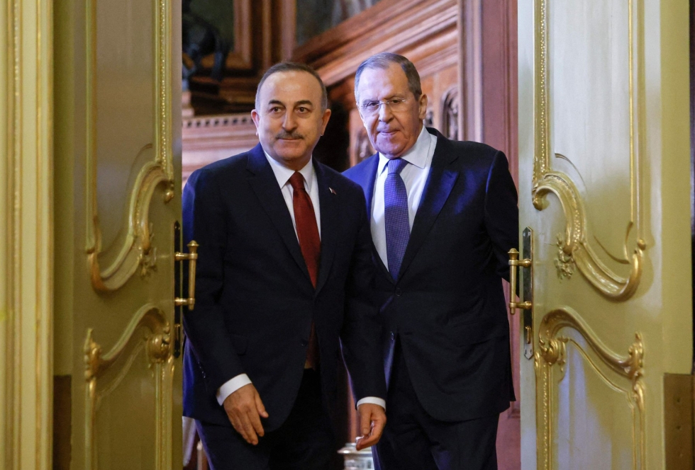 Turkin ulkoministerin Mevlut Cavusoglun ja hänen venäläiskollegansa Sergei Lavrovin on määrä neuvotella muun muassa mahdollisten huoltokäytävien perustamisesta Mustallemerelle. LEHTIKUVA/AFP