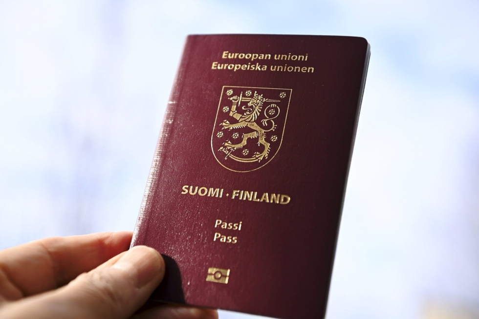 Passin hakeminen on viime ja tänä vuonna ollut usein varsin hidasta ja mutkikasta. Lehtikuva / Markku Ulander