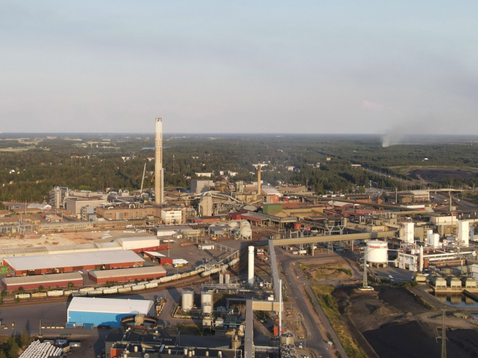 Harjavallan teollisuusalue sijaitsee lähellä kaupungin keskustaa. Kuva on vuodelta 2021. LEHTIKUVA / TOMI GLAD