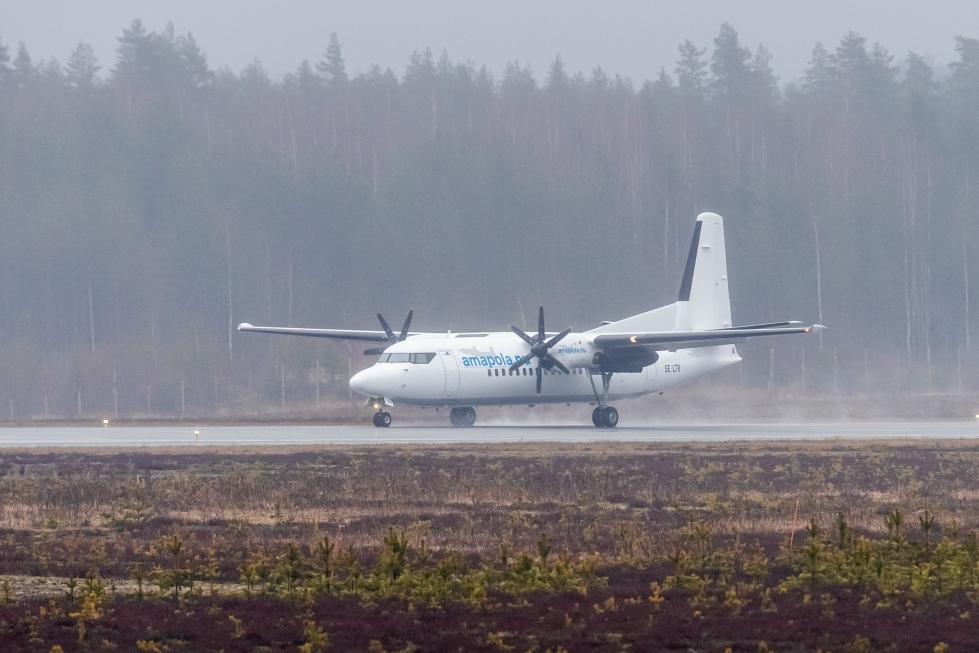 Helsingin sekä Joensuun ja muiden maakuntakenttien välisen lentoliikenteen tukeminen on herättänyt keskustelua.