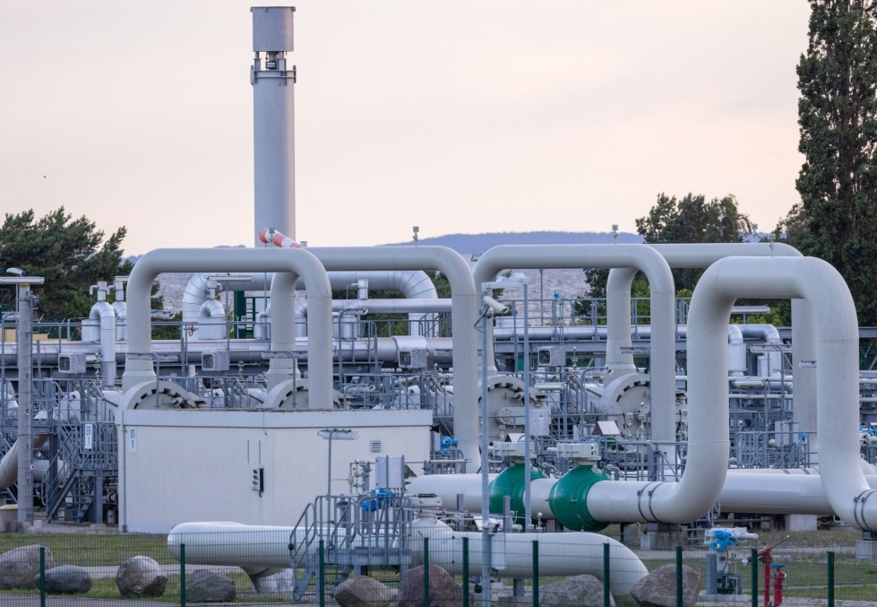 Venäjän valtion kaasuyhtiö Gazprom on jo vähentänyt Nord Stream 1 -putkessa kuljetettavaa kaasumäärää. LEHTIKUVA / DPA