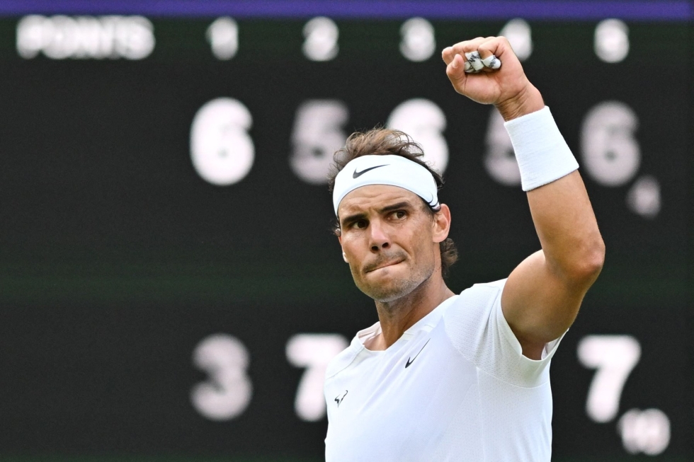 Rafael Nadal loukkasi vatsalihaksiaan keskiviikkona puolivälieräottelussa. LEHTIKUVA/AFP