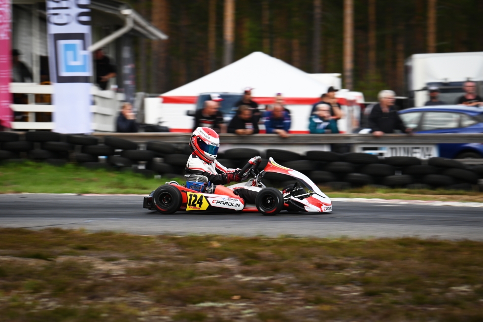 JoeUA:n Aapo Timonen kilpailee kartingin SM-sarjassa ja IAME Series Finland -sarjassa. Kuva Timosesta toukokuulta Ylämyllyn kisoista.