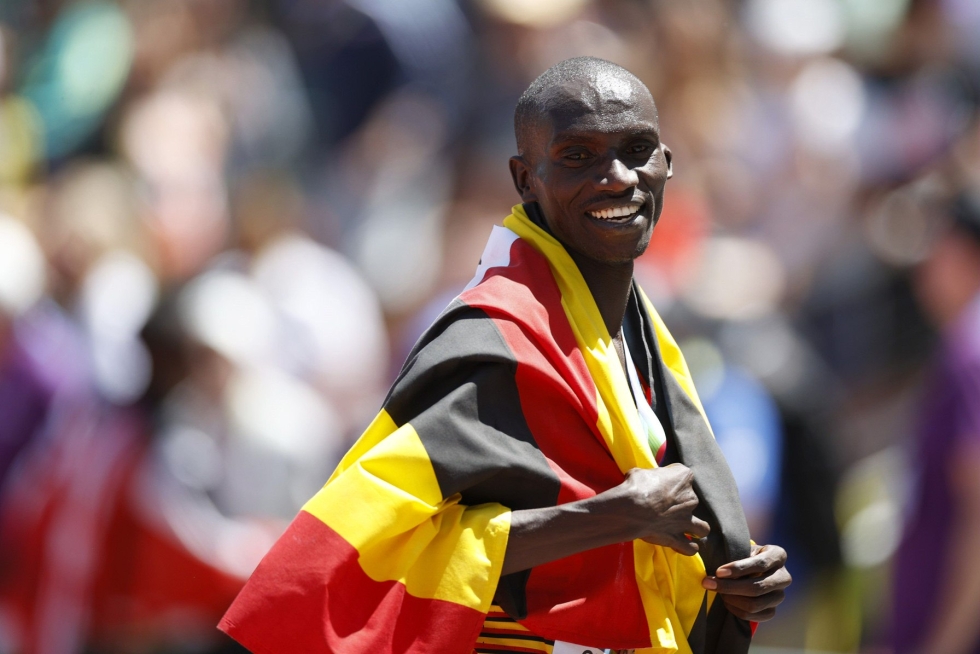 Ugandan Joshua Cheptegei pehmitti päätöskierroksella haastajansa ja otti toisen peräkkäisen maailmanmestaruutensa miesten 10 000 metrillä. LEHTIKUVA/AFP