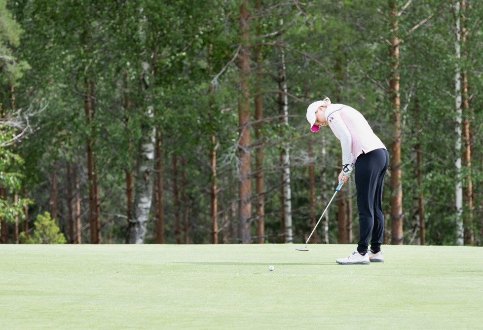Karelia Golfin Emilia Leppänen oli lähellä nuorten SM-mitalia. Leppänen kuvattuna kaksi vuotta sitten.