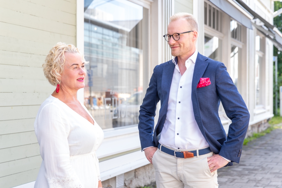 Maija Hokkanen on etsinyt asuntoa Joensuun seudulta, ja Jani Koivusella on puolestaan edessä Marjalan kodin myynti.