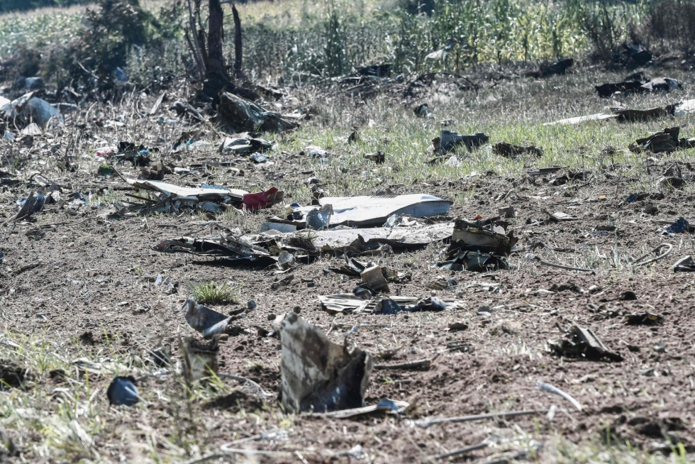 Serbian puolustusministerin mukaan kyseessä oli Antonov An-12 -kone. Kuva onnettomuuspaikalta Kreikassa. LEHTIKUVA/AFP