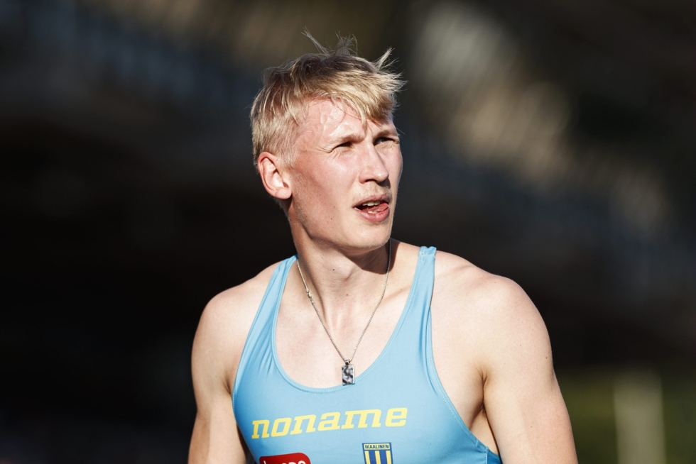 Samuli Samuelsson näytti osaamistaan 200 metrillä, kun Ikaalisten Urheilijoiden pikajuoksija pinkoi voittoajan 20,87 Riihimäellä. Arkistokuva. LEHTIKUVA / Roni Rekomaa