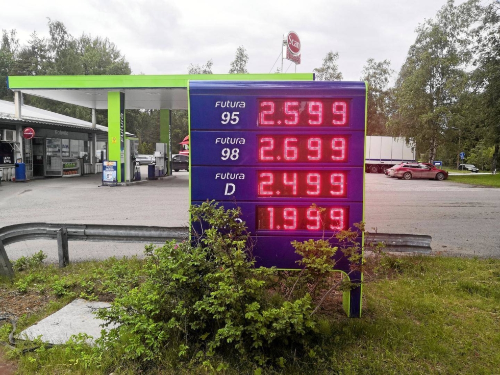 Muun muassa polttoaineiden hinnat ovat nousseet rajusti Ukrainan sodan aikana Suomessakin.