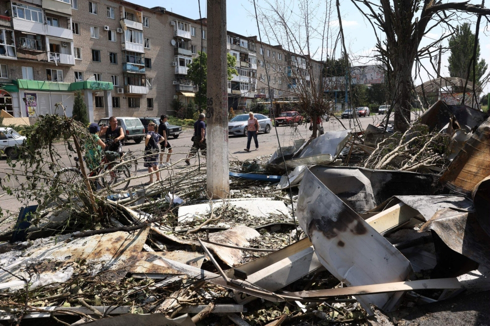 Venäjän ohjusiskun tuhoja Bahmutissa Donetskin alueella. LEHTIKUVA/AFP
