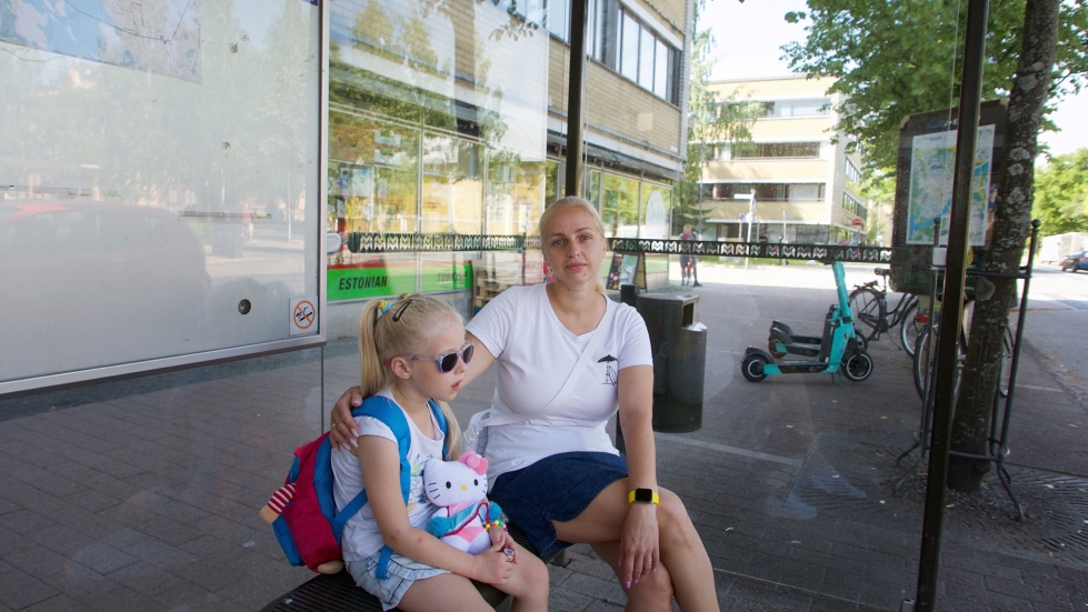 Natalia Masli ja hänen tyttärensä kertovat kohdanneensa sotapropagandaa levittäneen bussikuskin.