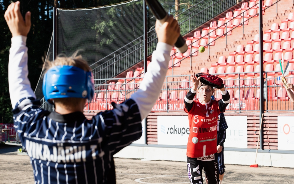 Lukkari Ukko Schroderus oli mukana saavuttamassa JoMan Suomen mestaruutta C-pojissa.