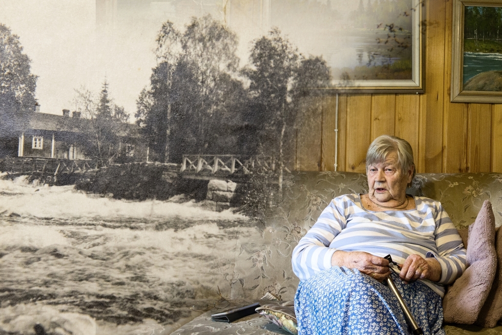 Salme Pykäläinen, 84, muutti vanhaan kalamajaan vuonna 1961. Samana vuonna valmistui voimala, jonka käyttöön Palokinkoskien vedet ohjattiin.